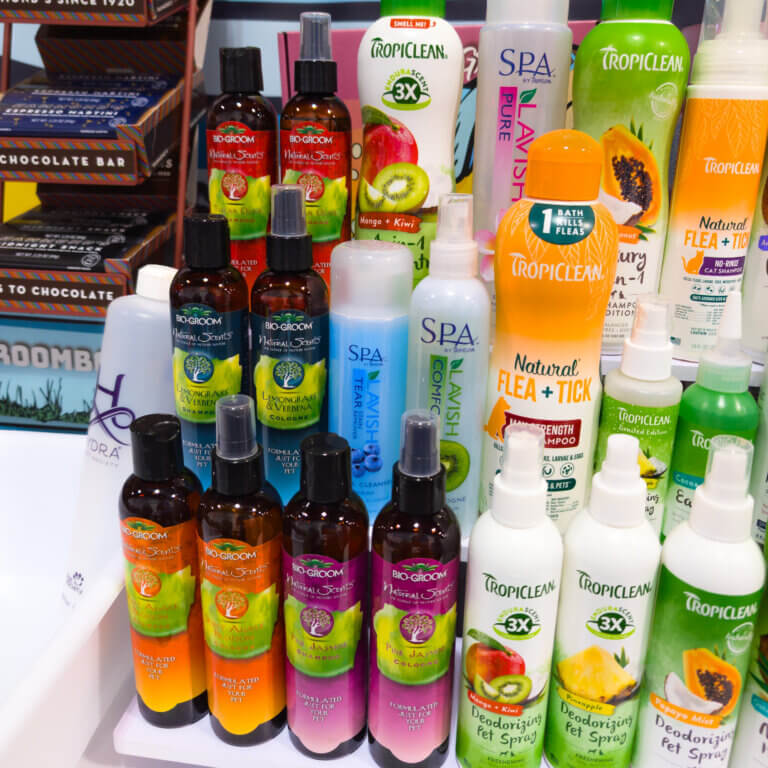 dog grooming supplies at a trade show GroomBox, a subscription box for dog groomers who practice dog grooming.