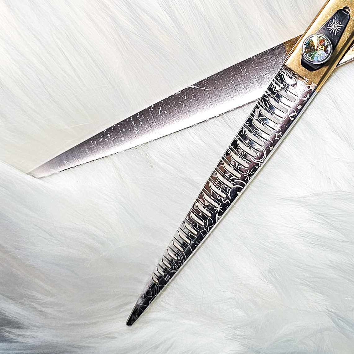 Gala dog grooming finishing shears with swivel handle and ball bearing system by GroomBox.