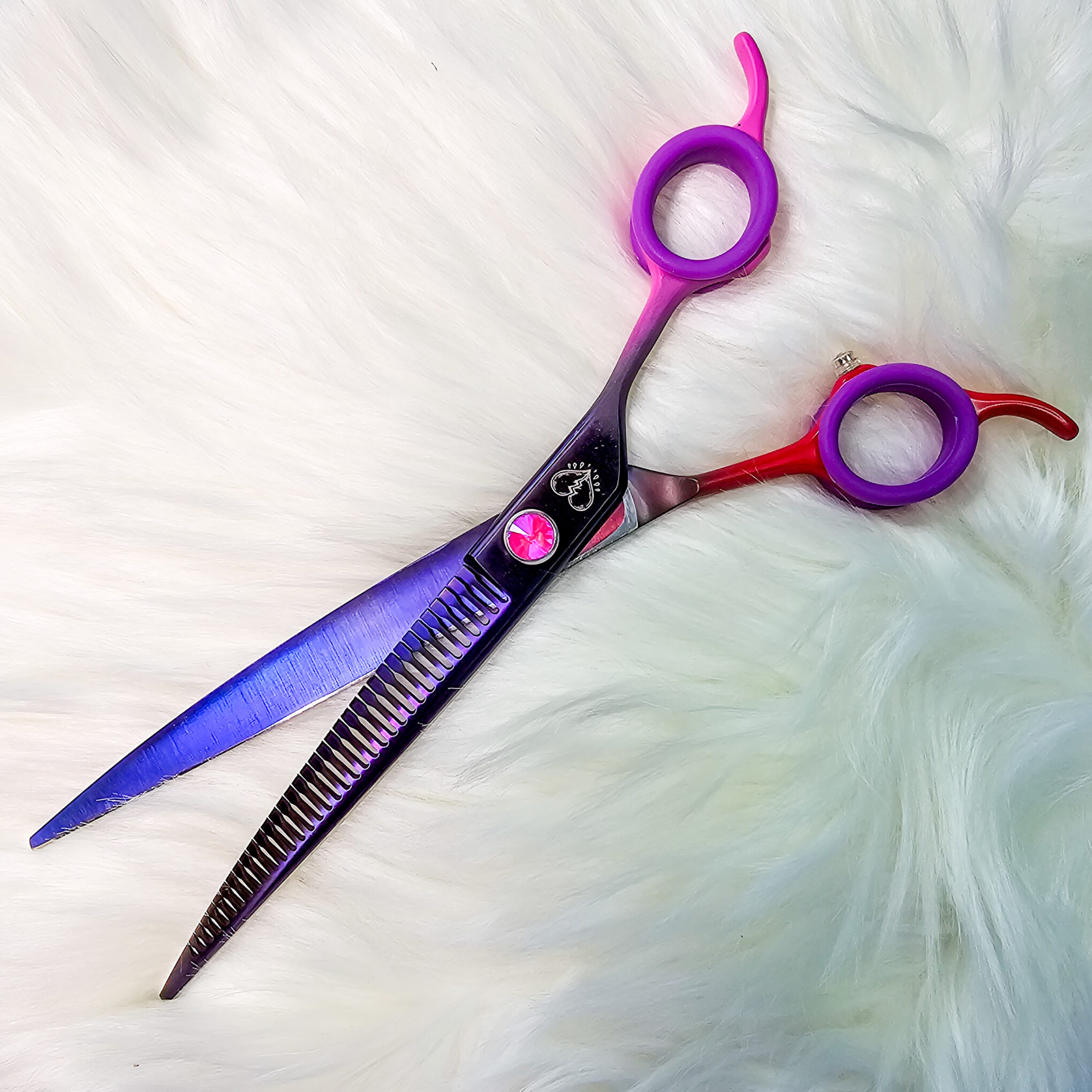 Heartbreaker curved dog grooming blenders with reversible handle and curved blade by GroomBox.